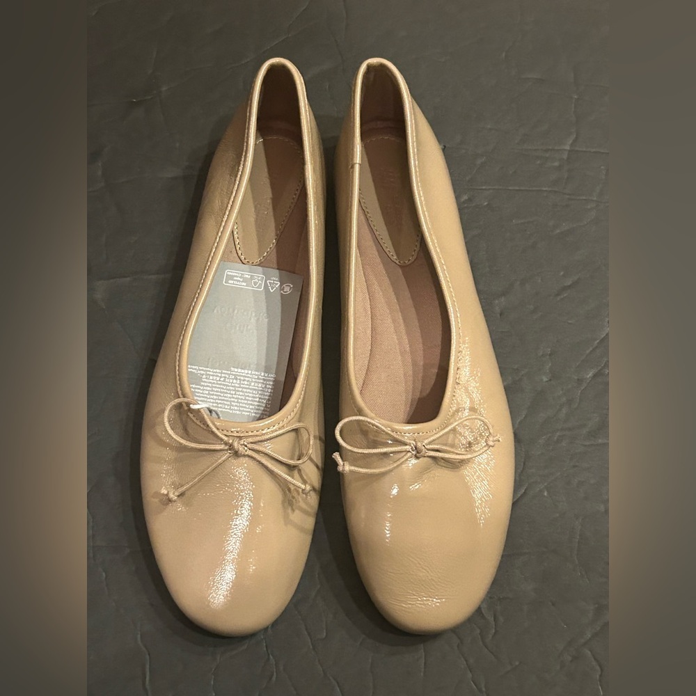 H&M 100% leather tan patent ballet flats NEW SIZE 10